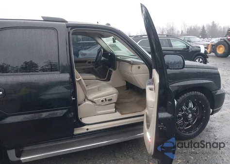 2005 Cadillac Escalade Standard from USA, damaged, VIN 1GYEK63N15R220951